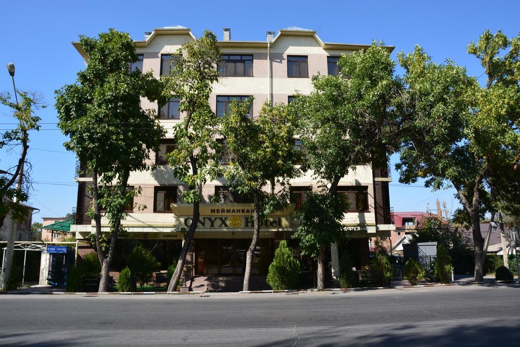 Onyx Hotel Bishkek Exterior photo